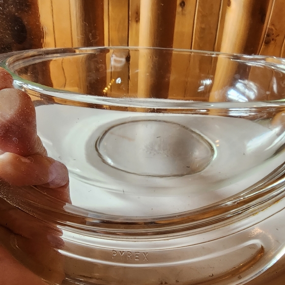 Pyrex Round Clear Covered Casserole Dish With Black Metal Stand - Picture 6 of 8